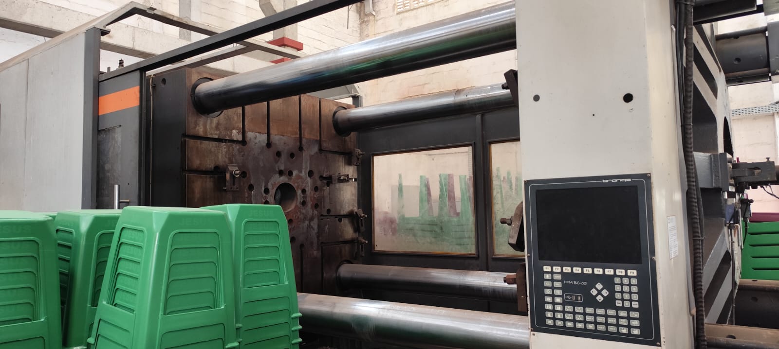 Injetora Sandretto Mega 1100 tons